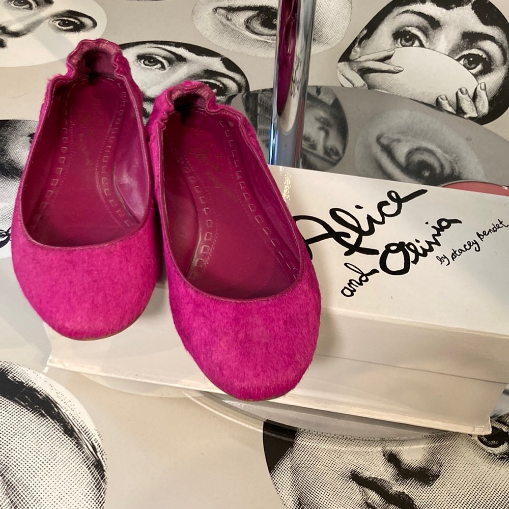 Alice and Olivia Daphney Ponyhair Flats in Magenta Sz 10